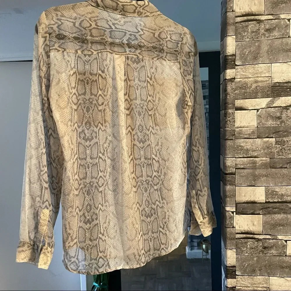 old navy snake print semisheer button up blouse - Picture 8 of 11